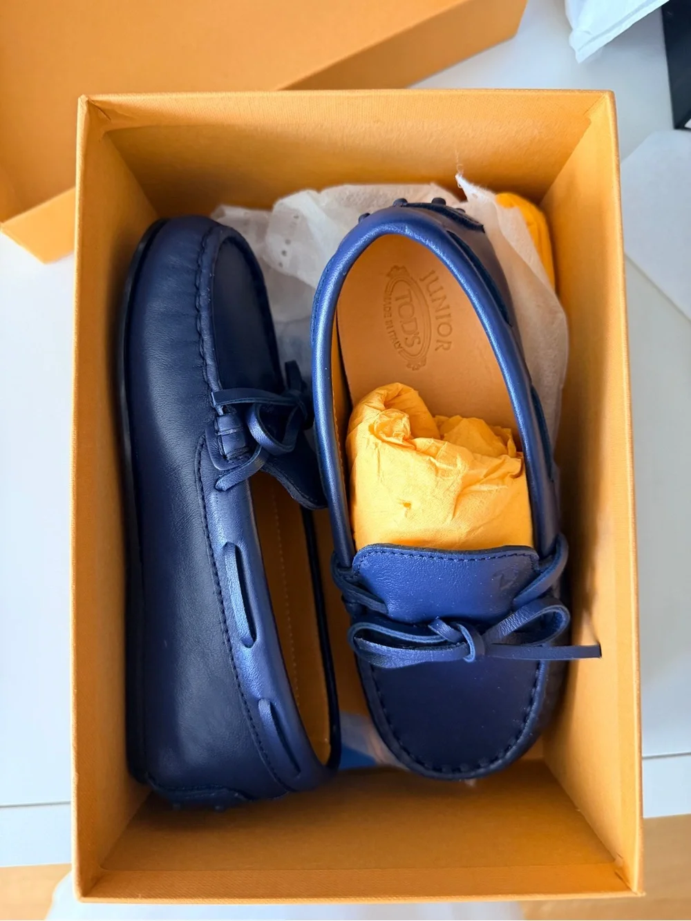 Tod’s Junior Leather Moccasins in Navy Blue size 27 NEW